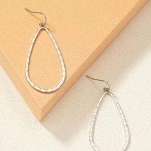 NWT boutique teardrop earrings